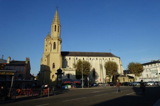 l'Église Sainte-Thérèse de Tarbes