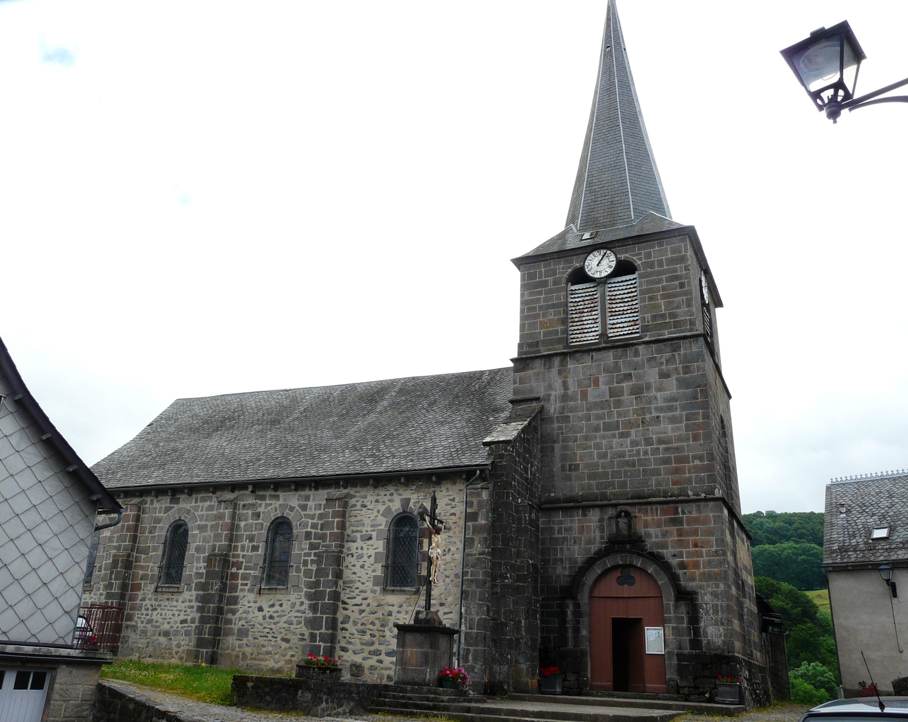 église Saint-Austremoine d'Égliseneuve-d'Entraigues