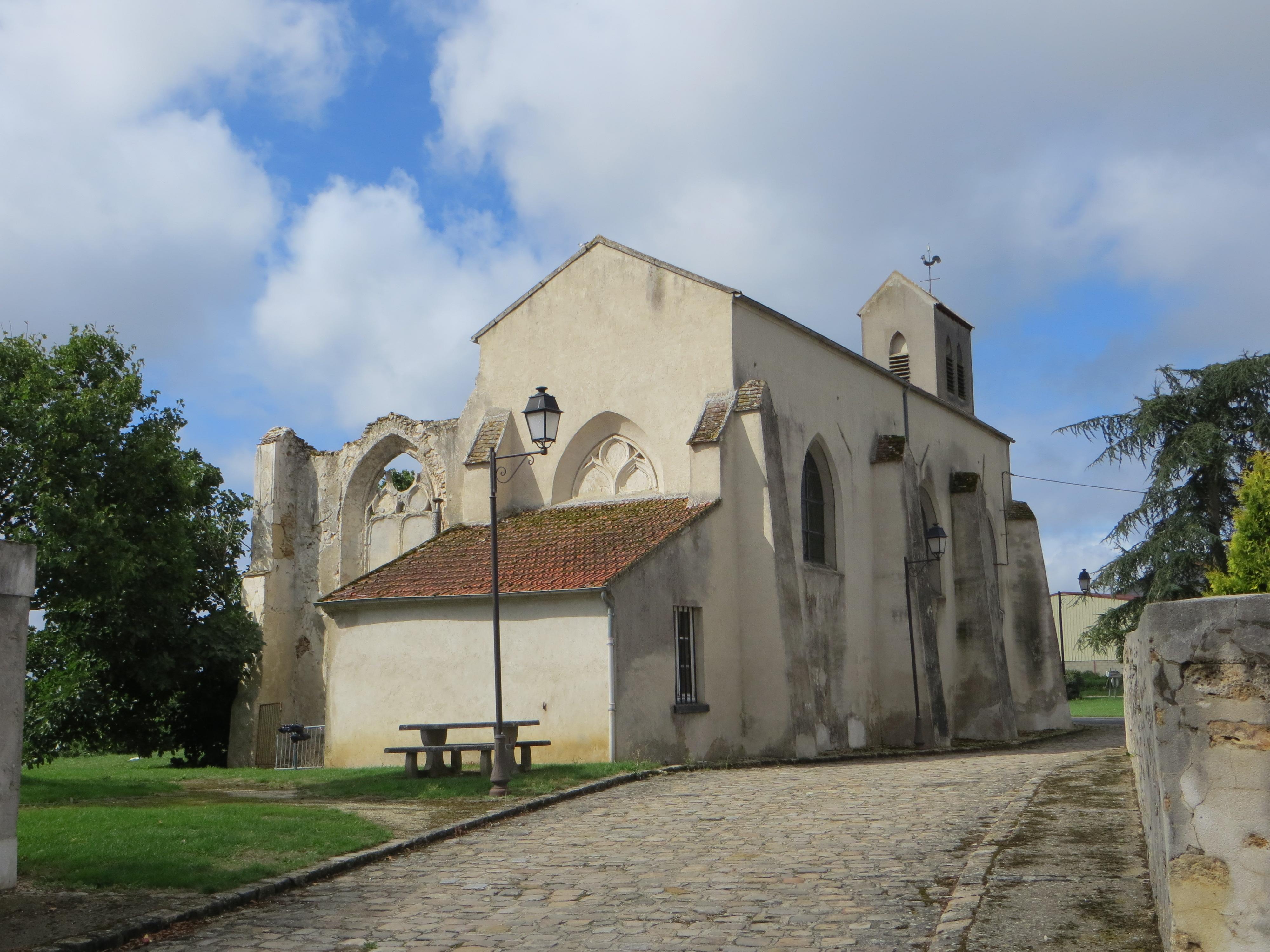 église Saint-Médard de Bussières