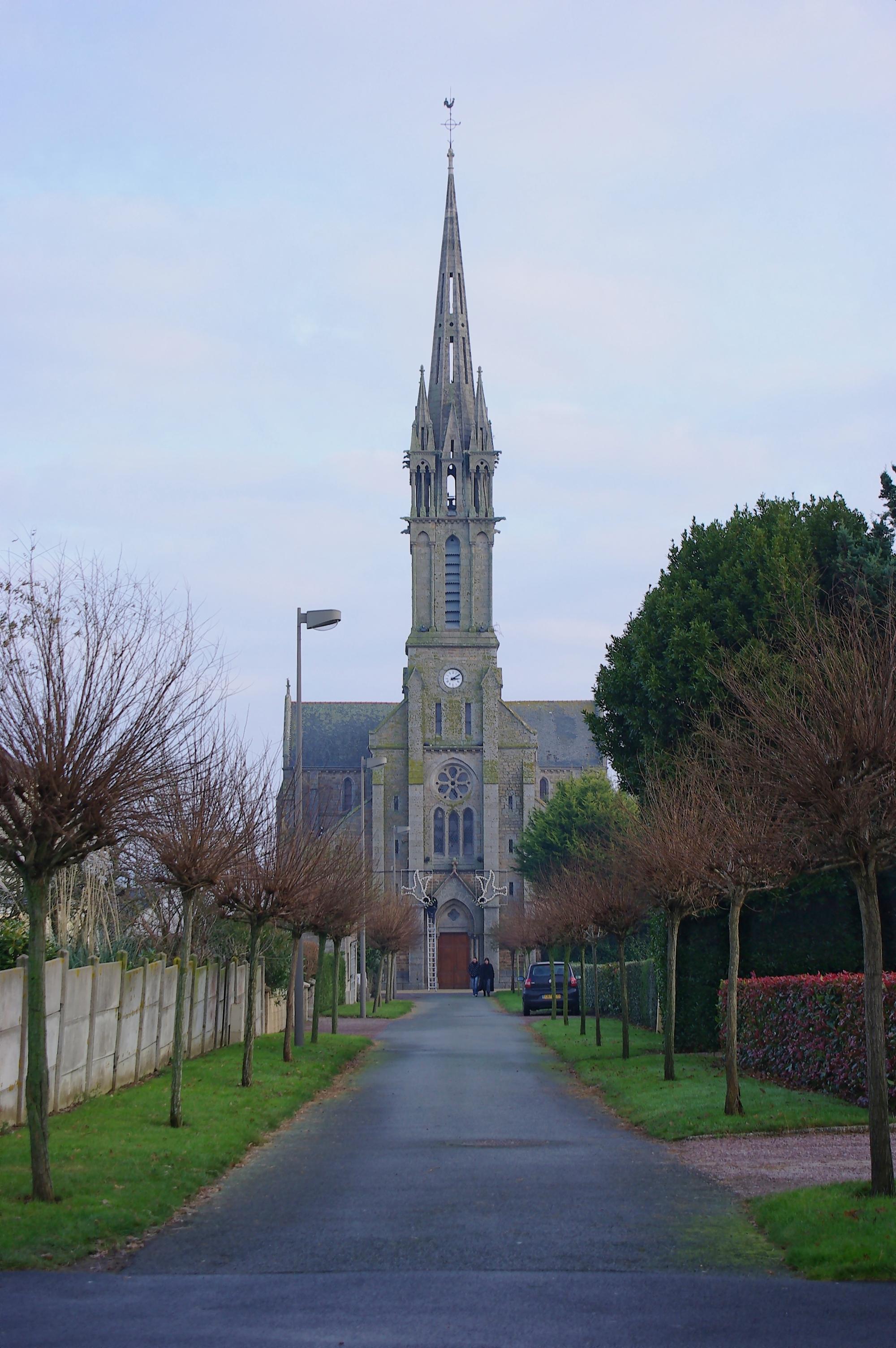 église Saint-Nicolas-et-Saint-Guillaume d'Hénanbihen
