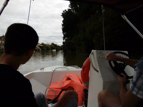 Les Canotiers Location de Bateaux